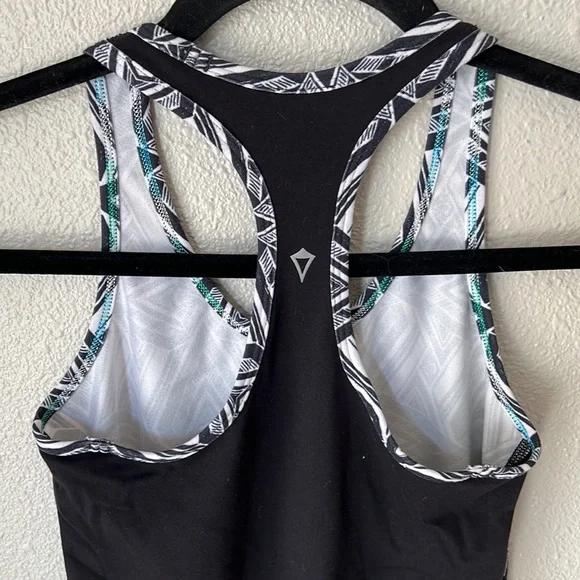 Ivivva Tank Top Girls Black and White Geometric Print Athletic Girls Size 12 - Picture 7 of 8